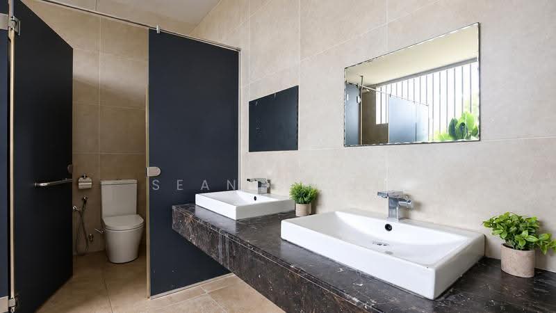 Rumah Berkembar untuk Disewa di Taman Desa Ros (Kajang) - Sean Ch’ng - Bathroom - PropertyGuru.com.my