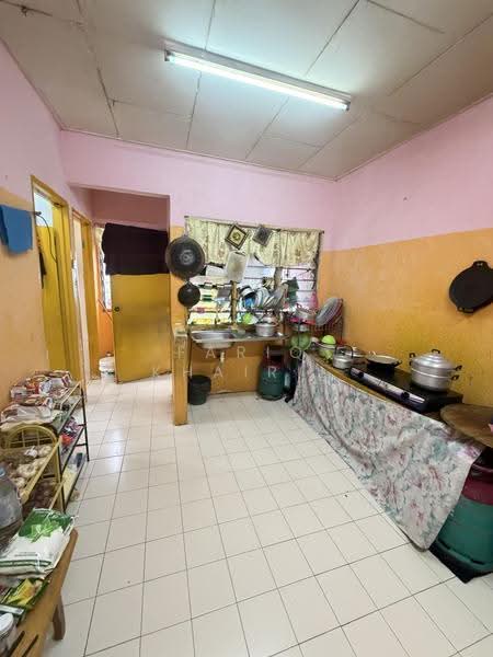 Flat for Sale at Desa Permai Indah Flat - Fariq Khairil - Kitchen - PropertyGuru.com.my