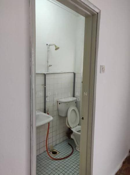 2-storey Terraced House for Sale in Batu Caves (Selangor) - Hoi Lan Ching - Bathroom - PropertyGuru.com.my