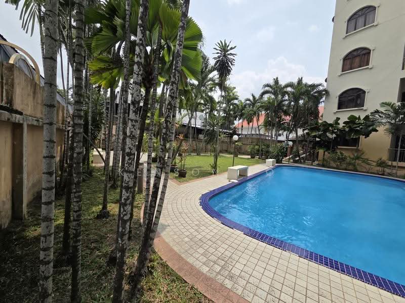 Kondominium untuk Dijual di Catalina Villa - Kenson Ho - Pool - PropertyGuru.com.my