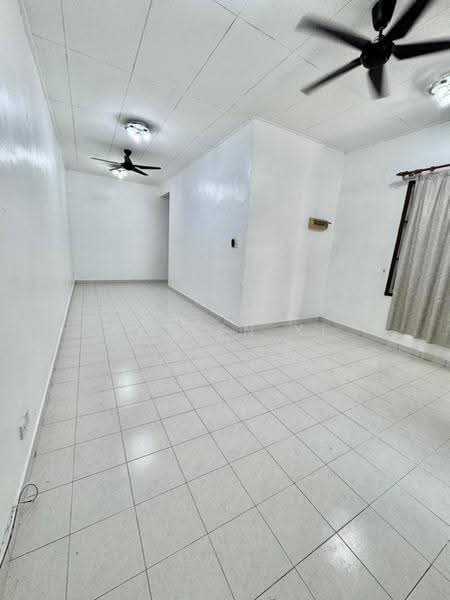 Rumah Teres 1-Tingkat untuk Dijual di Bandar Putra Kulai (Kulai) - NG ZEN XI - Living Room - PropertyGuru.com.my
