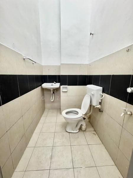 Rumah Teres 1-Tingkat untuk Dijual di Bandar Putra Kulai (Kulai) - NG ZEN XI - Bathroom - PropertyGuru.com.my