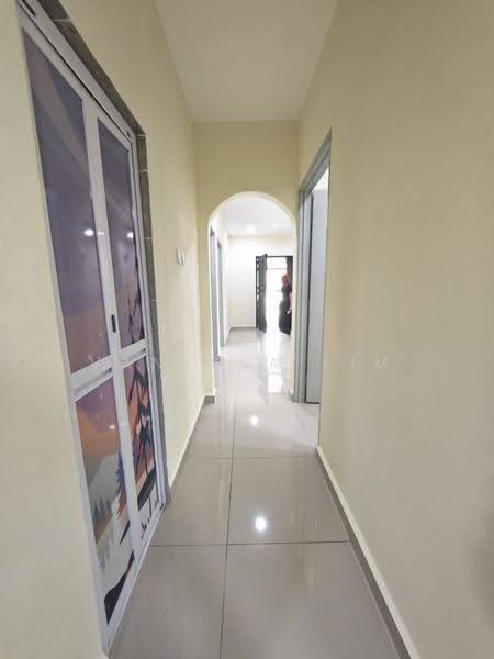 1-storey Terraced House for Sale in Taman Bukit Kempas (Tampoi) - Vanessa Lim - Corridor - PropertyGuru.com.my