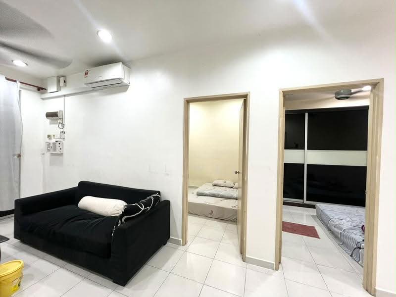 1-storey Terraced House for Sale in Tebrau (Johor) - Li Wei - Living Room - PropertyGuru.com.my