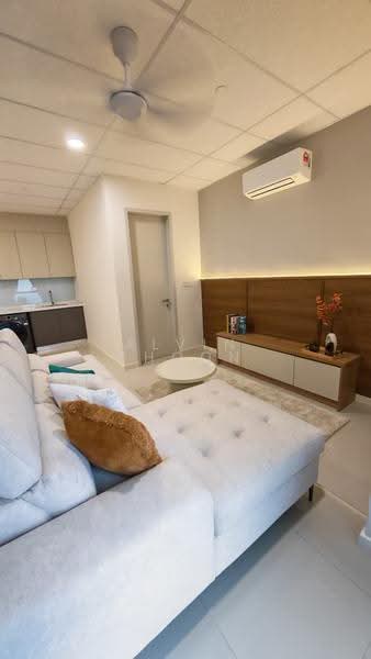 Kediaman Servis untuk Disewa di Edelweiss @ Tropicana Gardens - Alvin Phoon - Living Room - PropertyGuru.com.my