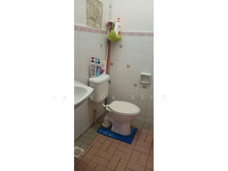 1-storey Terraced House for Sale in Bandar Seri Alam (Masai) - Lai Kok Seng - Bathroom - PropertyGuru.com.my