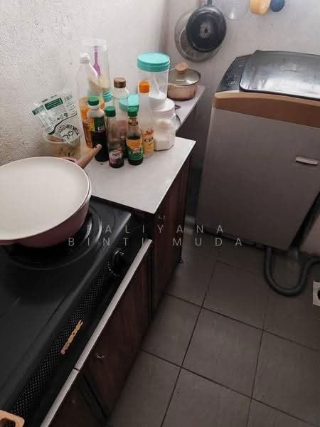 Kediaman Servis untuk Dijual di Ascotte Boulevard - Faliyana binti Muda - Kitchen - PropertyGuru.com.my