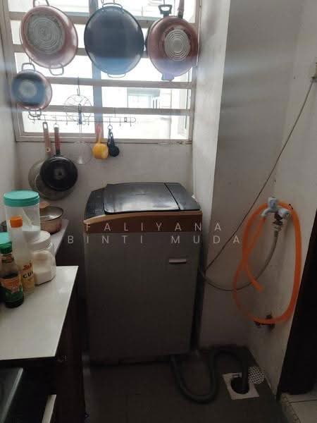 Kediaman Servis untuk Dijual di Ascotte Boulevard - Faliyana binti Muda - Kitchen - PropertyGuru.com.my