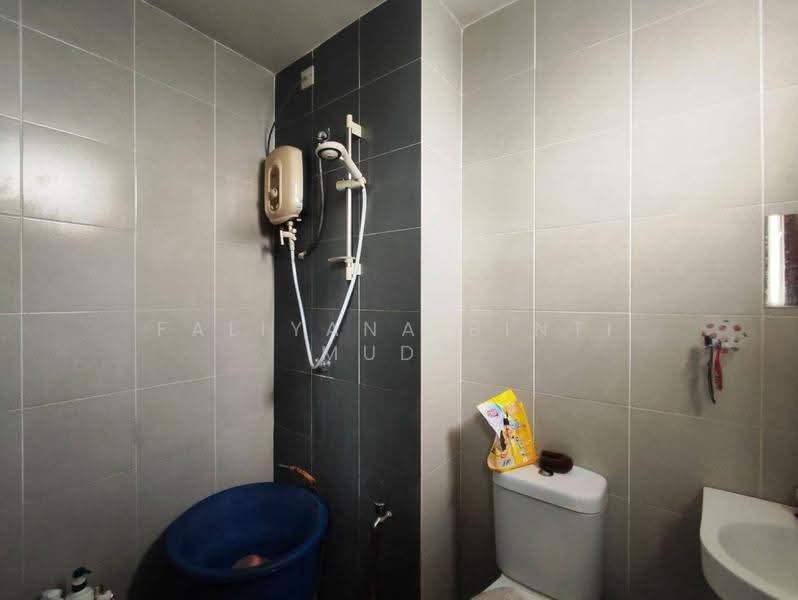 Kediaman Servis untuk Dijual di Ascotte Boulevard - Faliyana binti Muda - Bathroom - PropertyGuru.com.my