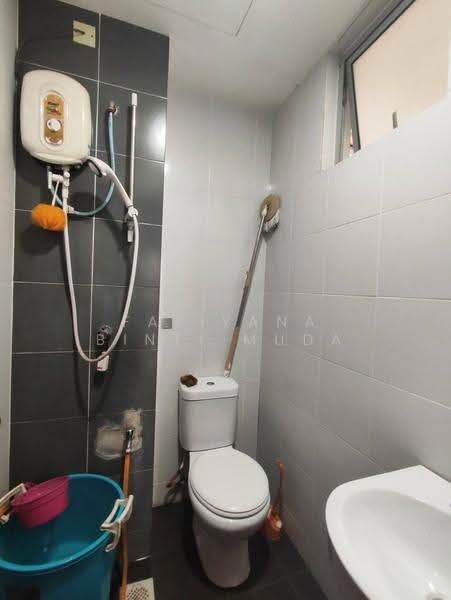 Kediaman Servis untuk Dijual di Ascotte Boulevard - Faliyana binti Muda - Bathroom - PropertyGuru.com.my