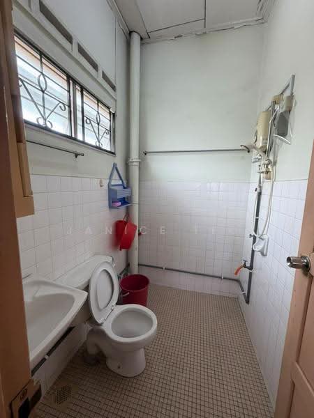 1-storey Terraced House for Sale in Taman Perling (Perling) - Janice Teo - Bathroom - PropertyGuru.com.my