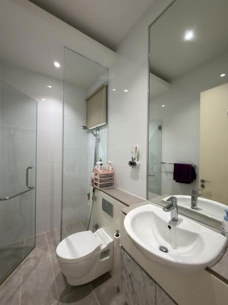 Service Residence for Sale at Senada Residence @ KLGCC Resort - Leon Lee - Bathroom - PropertyGuru.com.my