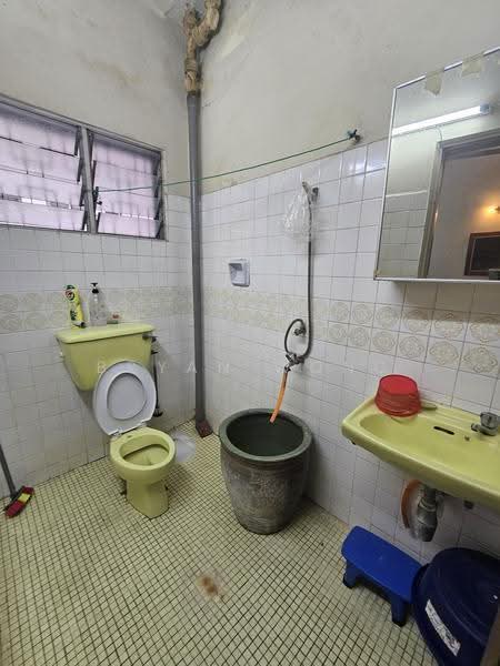 Rumah Berkembar untuk Dijual di Damansara Jaya (Petaling Jaya) - Bryan Wong - Bathroom - PropertyGuru.com.my