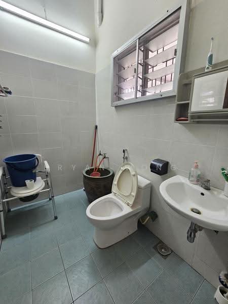 Rumah Berkembar untuk Dijual di Damansara Jaya (Petaling Jaya) - Bryan Wong - Bathroom - PropertyGuru.com.my