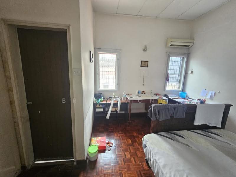 Rumah Berkembar untuk Dijual di Damansara Jaya (Petaling Jaya) - Bryan Wong - Bedroom - PropertyGuru.com.my