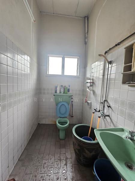 Rumah Berkembar untuk Dijual di Damansara Jaya (Petaling Jaya) - Bryan Wong - Bathroom - PropertyGuru.com.my