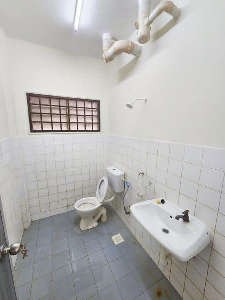 Pangsapuri untuk Disewa di Ria 1 - Stella Chia - Bathroom - PropertyGuru.com.my