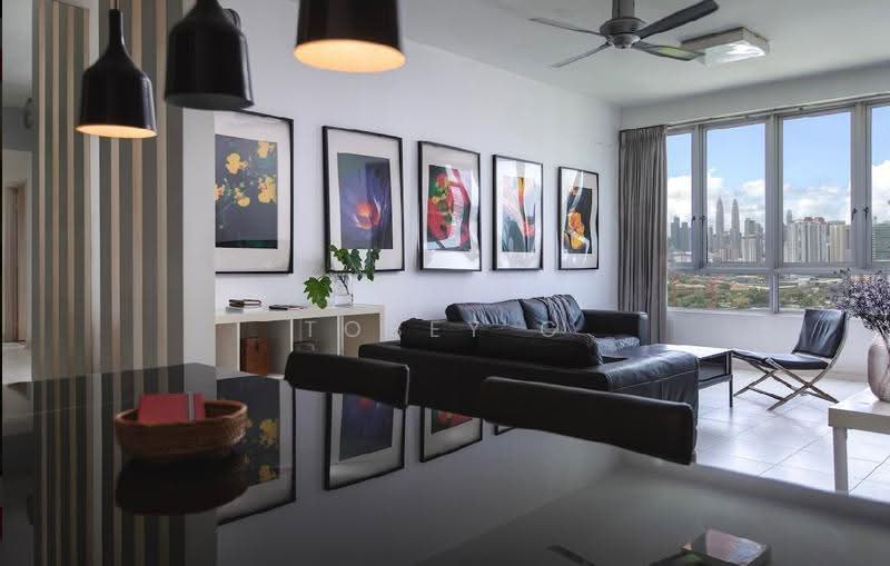 Kondominium untuk Dijual di The Tamarind - Tobey G - Living Room - PropertyGuru.com.my