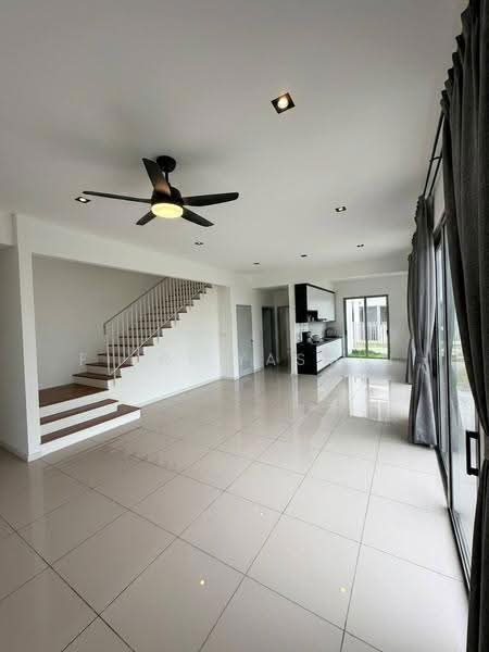 Rumah Teres 2-Tingkat untuk Disewa di Bandar Gamuda Cove (Dengkil) - Fikri Yasmin - Living Room - PropertyGuru.com.my