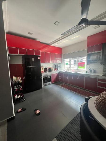 Rumah Teres 2-Tingkat untuk Dijual di Mutiara Rini (Skudai) - Alice Chia - Kitchen - PropertyGuru.com.my