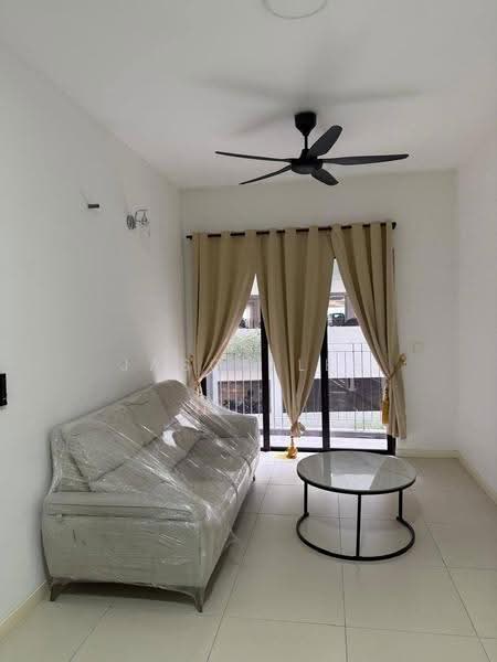 Kondominium untuk Disewa di Vierra Residence - Jason Lee - Living Room - PropertyGuru.com.my