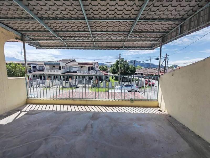 2-storey Terraced House for Rent in Pekan Razaki (Ipoh) - Kelvin Chong - Balcony - PropertyGuru.com.my