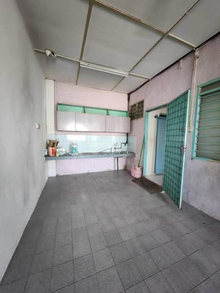 2-storey Terraced House for Rent in Pekan Razaki (Ipoh) - Kelvin Chong - Kitchen - PropertyGuru.com.my