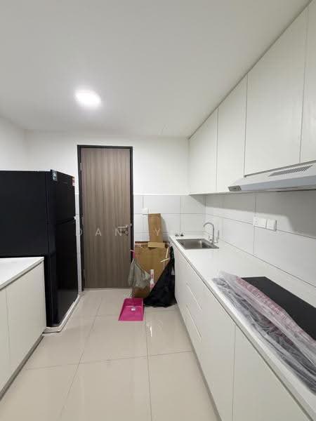 Service Residence for Rent at Vista Tiara (MBW Bay) - Danny Tey - Kitchen - PropertyGuru.com.my