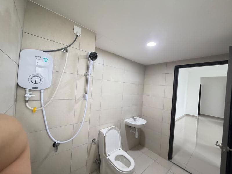 Service Residence for Rent at Vista Tiara (MBW Bay) - Danny Tey - Bathroom - PropertyGuru.com.my