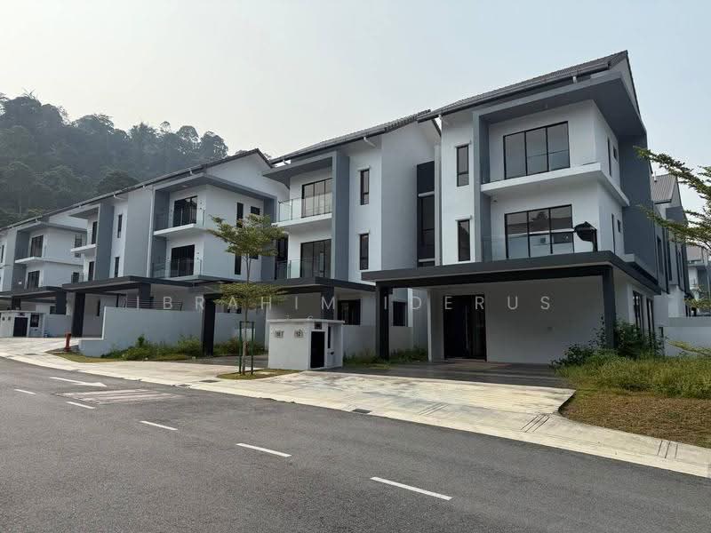 Semi-Detached House for Sale in Ampang (Selangor) - Ibrahim Iderus - Exterior - PropertyGuru.com.my