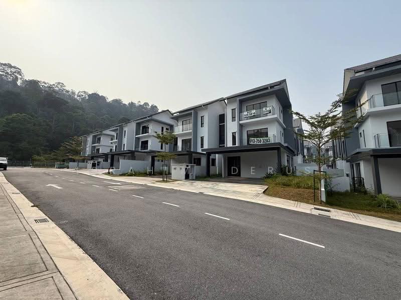 Semi-Detached House for Sale in Ampang (Selangor) - Ibrahim Iderus - Exterior - PropertyGuru.com.my