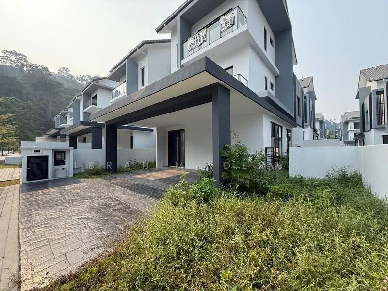 Semi-Detached House for Sale in Ampang (Selangor) - Ibrahim Iderus - Exterior - PropertyGuru.com.my