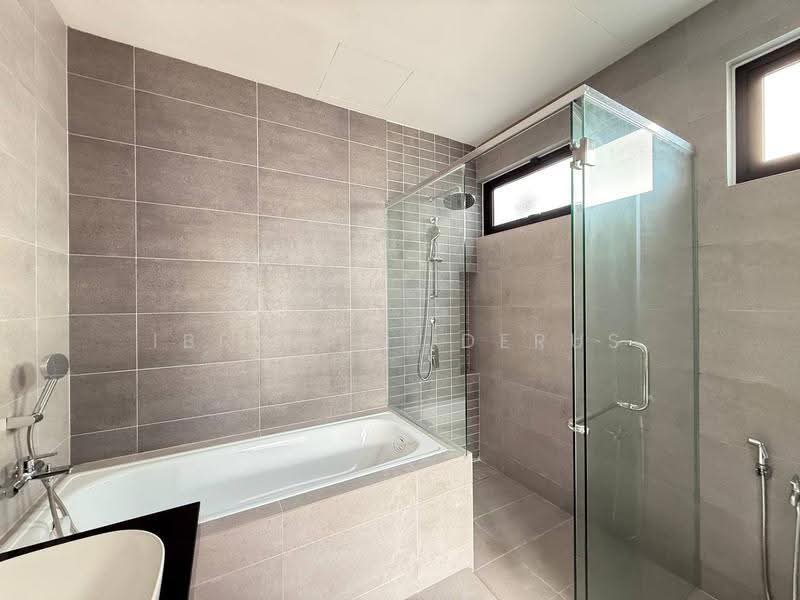 Semi-Detached House for Sale in Ampang (Selangor) - Ibrahim Iderus - Bathroom - PropertyGuru.com.my