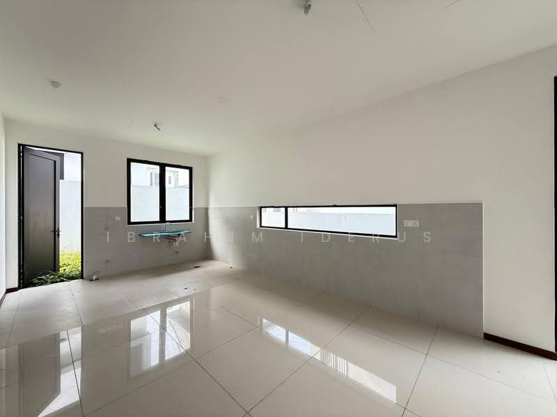 Semi-Detached House for Sale in Ampang (Selangor) - Ibrahim Iderus - Kitchen - PropertyGuru.com.my