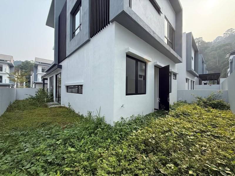 Semi-Detached House for Sale in Ampang (Selangor) - Ibrahim Iderus - Exterior - PropertyGuru.com.my