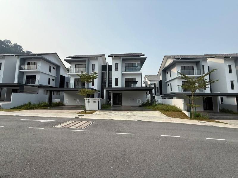Semi-Detached House for Sale in Ampang (Selangor) - Ibrahim Iderus - Exterior - PropertyGuru.com.my