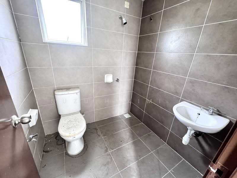 Rumah Berkembar untuk Dijual di Sepang (Selangor) - NUZULHAKIMI . - Bathroom - PropertyGuru.com.my