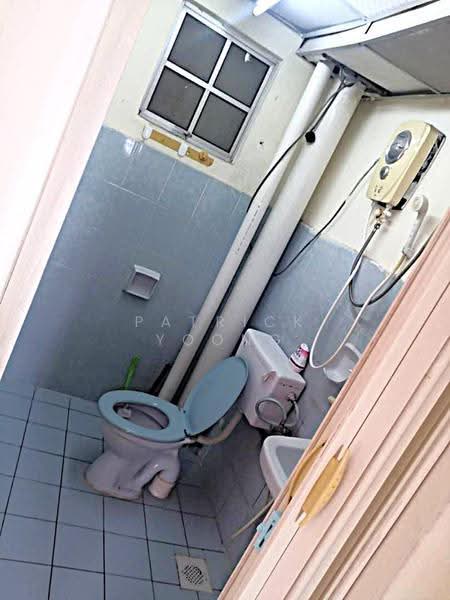 Kediaman Servis untuk Dijual di Serdang Skyvillas (Serdang Perdana) - Patrick Yoong - Bathroom - PropertyGuru.com.my