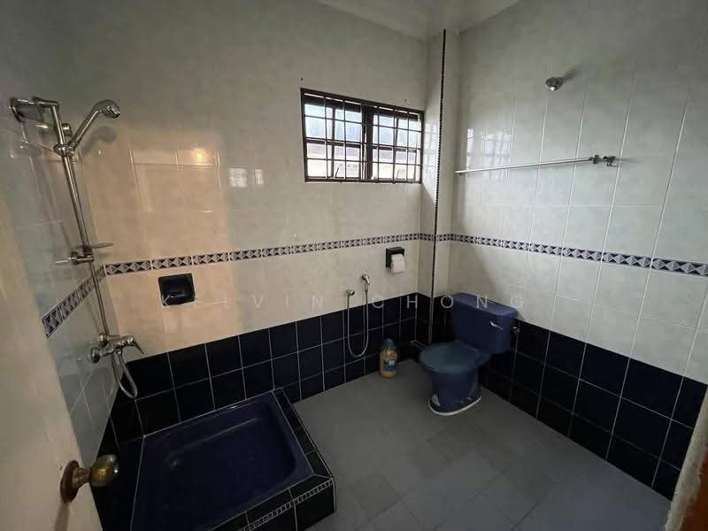 2-storey Terraced House for Rent in Gunung Rapat (Ipoh) - Kelvin Chong - Bathroom - PropertyGuru.com.my
