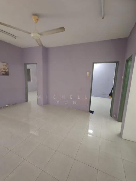 Pangsapuri untuk Dijual di Ria Apartment - Michelle Yun - Living Room - PropertyGuru.com.my