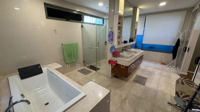 Rumah Berkembar untuk Dijual di Taman Seri Bukit Segambut (Batu) - Anthony Foong - Bathroom - PropertyGuru.com.my