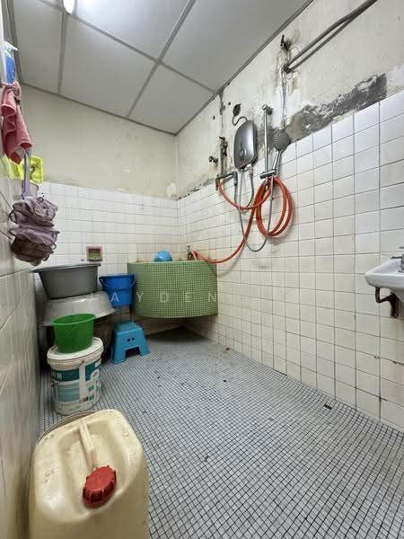 Rumah Bandar untuk Dijual di Taman Desa Seputeh (Seputeh) - Jayden Lee - Bathroom - PropertyGuru.com.my