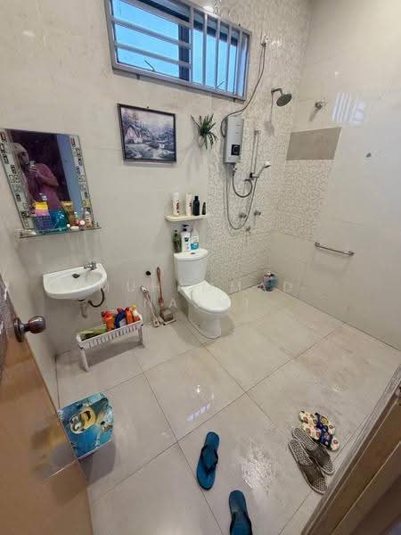 Bungalow House for Sale in Kampung Baru (Kertih) - Muhammad Najmi - Bathroom - PropertyGuru.com.my