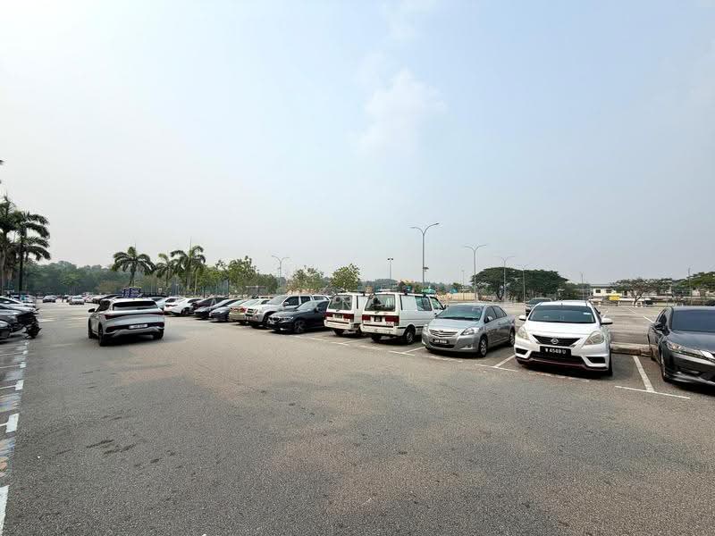 Kedai untuk Disewa di Taman Sutera Utama (Skudai) - Nathan Chan - Car Park - PropertyGuru.com.my