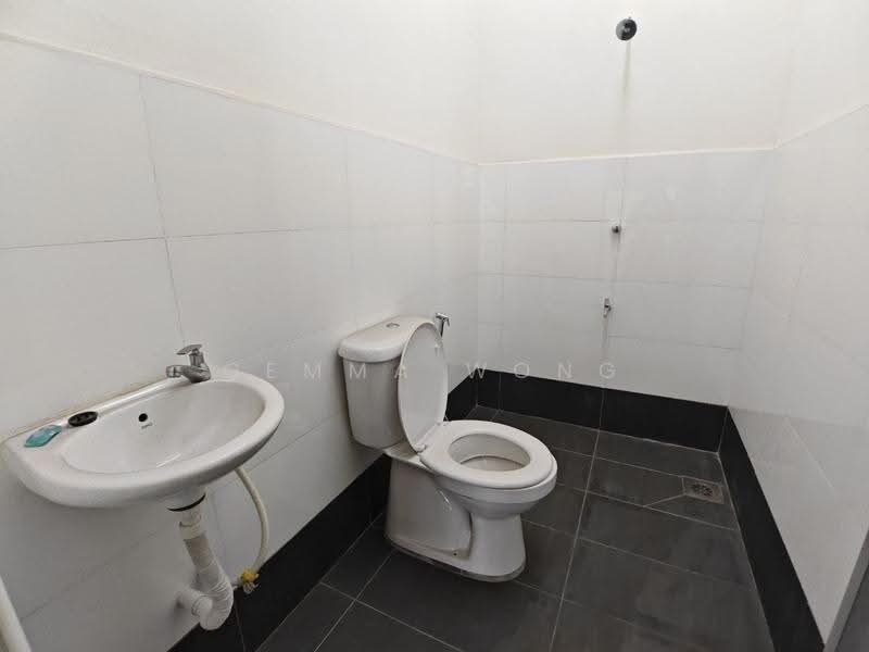 Factory for Rent in Masai (Johor) - Gemma Wong - Bathroom - PropertyGuru.com.my