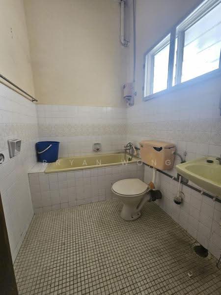 Semi-Detached House for Sale in Damansara Jaya (Petaling Jaya) - Bryan Wong - Bathroom - PropertyGuru.com.my