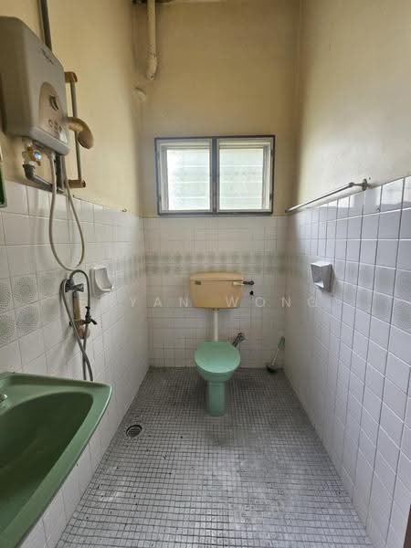 Semi-Detached House for Sale in Damansara Jaya (Petaling Jaya) - Bryan Wong - Bathroom - PropertyGuru.com.my