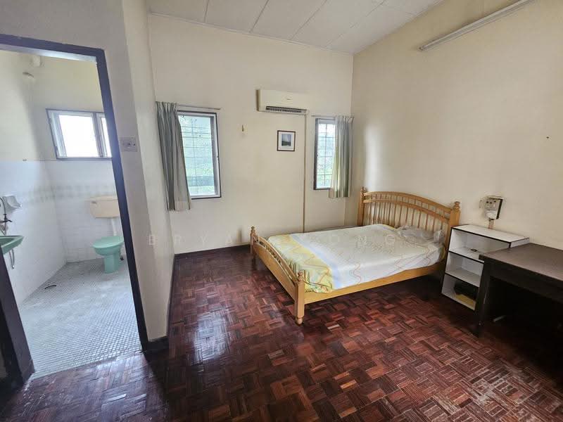 Semi-Detached House for Sale in Damansara Jaya (Petaling Jaya) - Bryan Wong - Bedroom - PropertyGuru.com.my