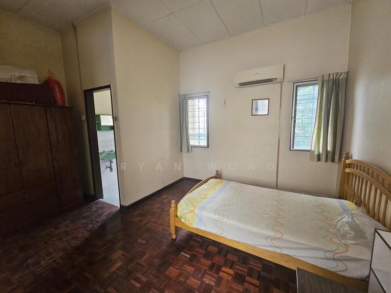 Semi-Detached House for Sale in Damansara Jaya (Petaling Jaya) - Bryan Wong - Bedroom - PropertyGuru.com.my
