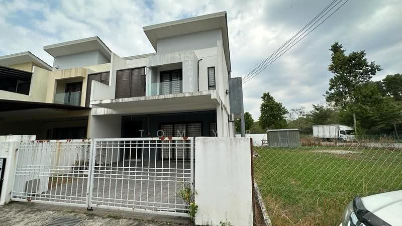 2-storey Terraced House for Sale in Saujana Rawang (Rawang) - Tom Yip - Exterior - PropertyGuru.com.my